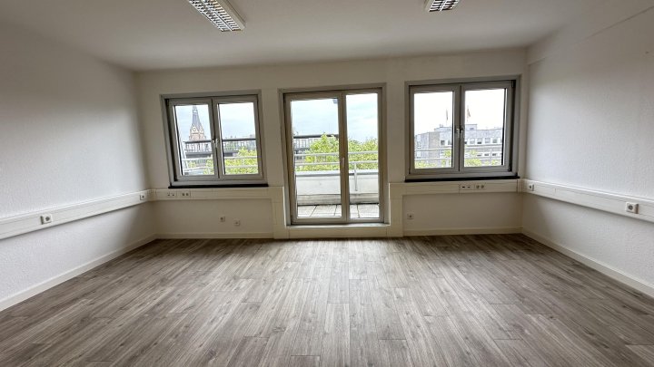 Hochwertige Bürofläche am schönen Kaiser-Wilhelm-Ring mit Terrasse