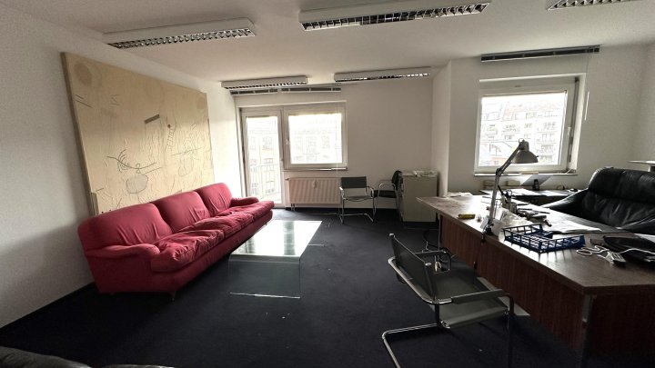 kleines Zweiraumbüro im Belgischen Viertel