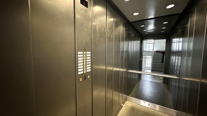 kleines Zweiraumbüro im Belgischen Viertel