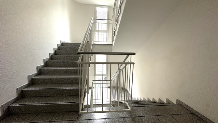 kleines Zweiraumbüro im Belgischen Viertel