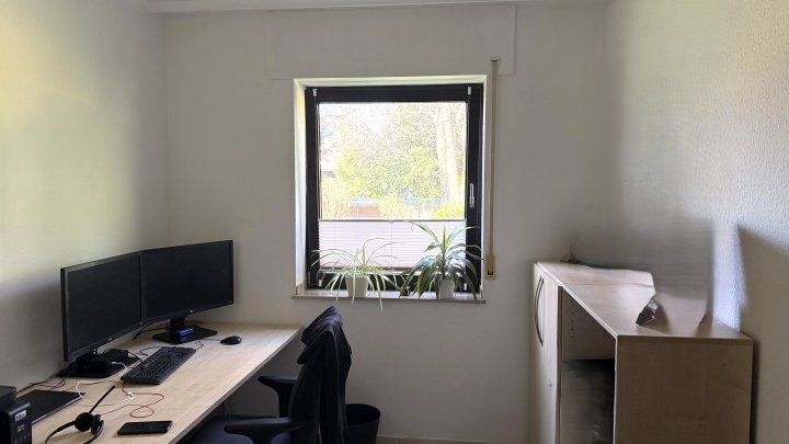 Erdgeschosswohnung mit großem Wohnbereich und Terrasse in Müngersdorf